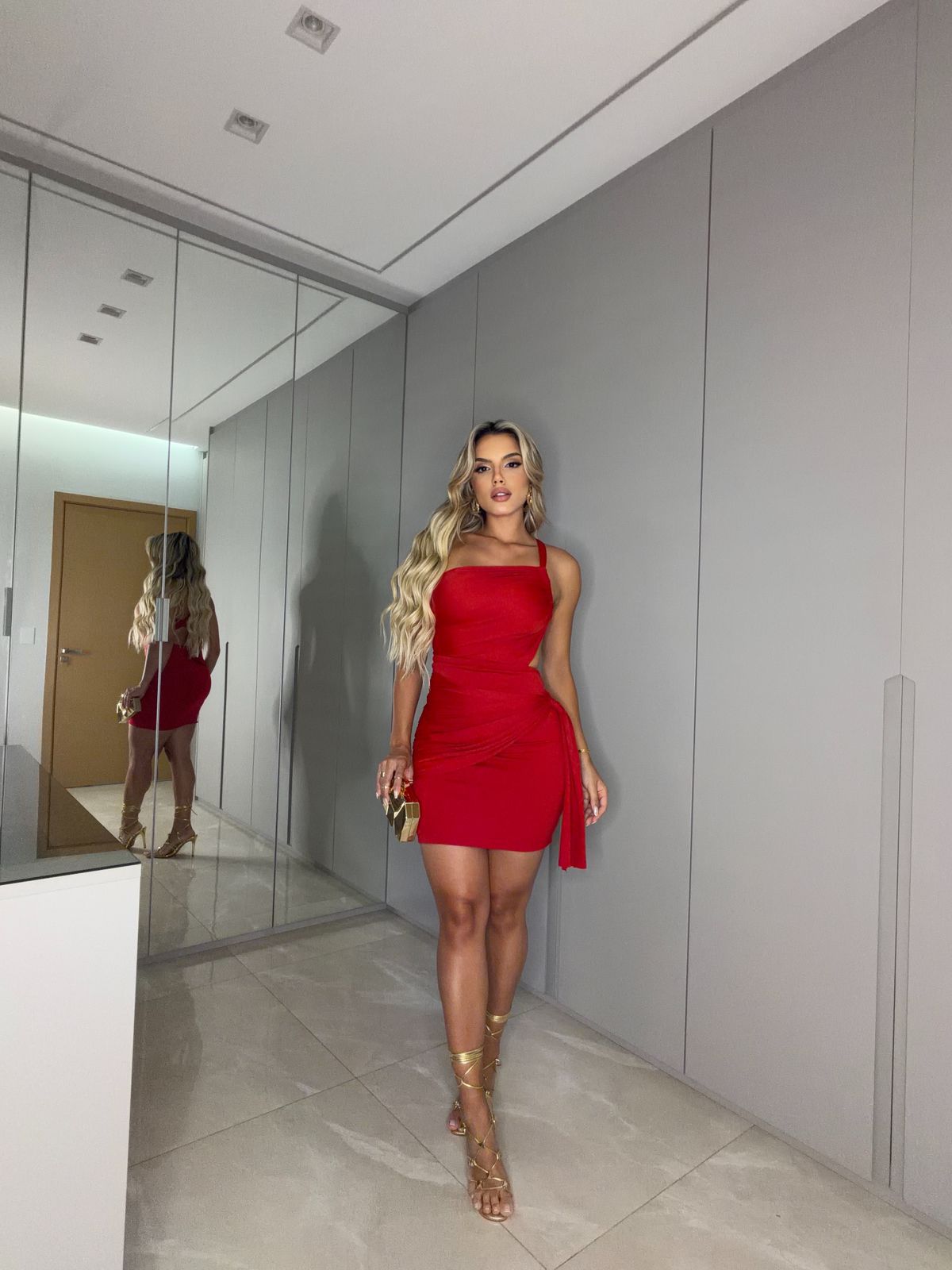 Robe Scarlet
